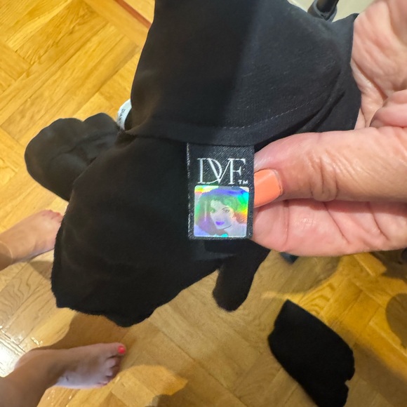 DVF Diane von Furstenberg satin 100% silk blouse shirt Sz 14 - Picture 14 of 16